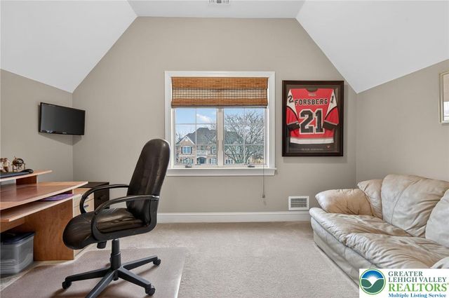 45 Crest Boulevard, Palmer Twp, PA 18045