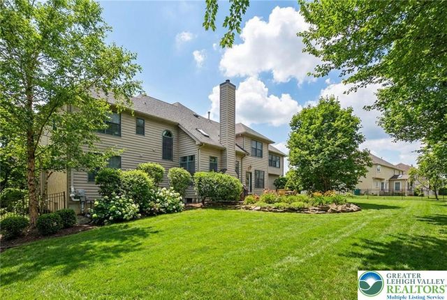 45 Crest Boulevard, Palmer Twp, PA 18045