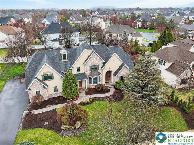 45 Crest Boulevard, Palmer Twp, PA 18045