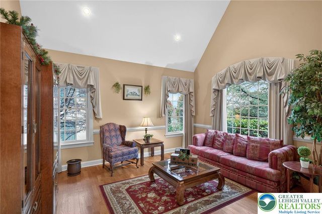 45 Crest Boulevard, Palmer Twp, PA 18045