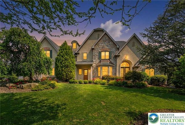 45 Crest Boulevard, Palmer Twp, PA 18045