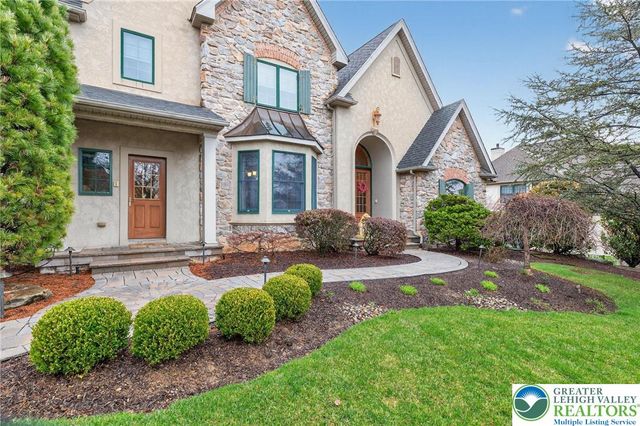 45 Crest Boulevard, Palmer Twp, PA 18045