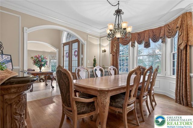 45 Crest Boulevard, Palmer Twp, PA 18045
