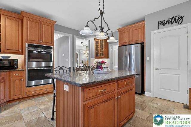 45 Crest Boulevard, Palmer Twp, PA 18045