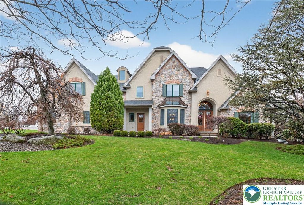 45 Crest Boulevard, Palmer Twp, PA 18045
