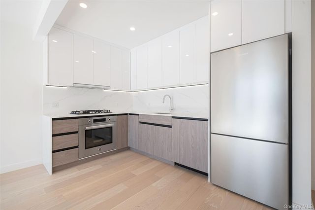 144-49 Northern Blvd 213, Flushing, NY 11354