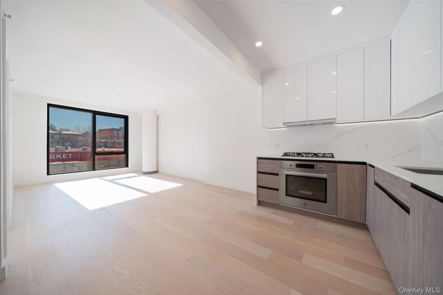 144-49 Northern Blvd 213, Flushing, NY 11354