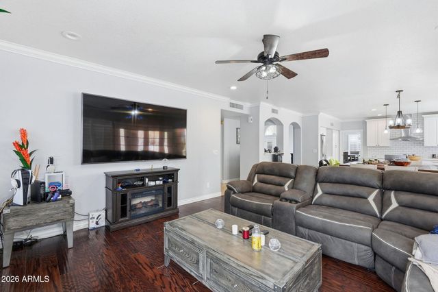 1842 E WINDMERE Drive, Phoenix, AZ 85048