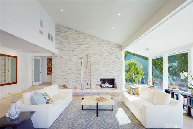 22 Cherry Hills Lane, Newport Beach, CA 92660