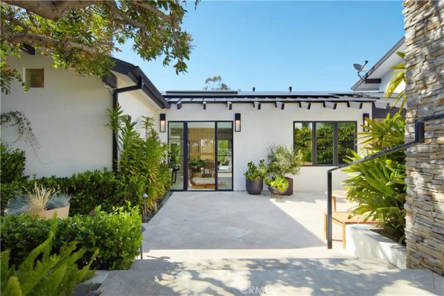 22 Cherry Hills Lane, Newport Beach, CA 92660