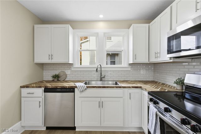 536 Yale Avenue, Barberton, OH 44203