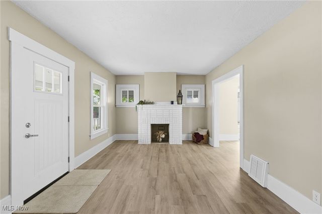 536 Yale Avenue, Barberton, OH 44203