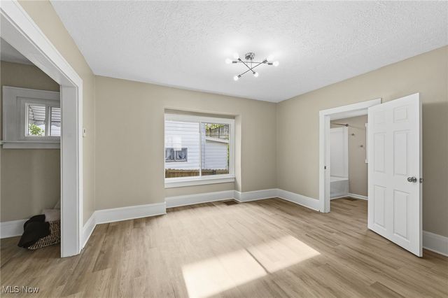 536 Yale Avenue, Barberton, OH 44203