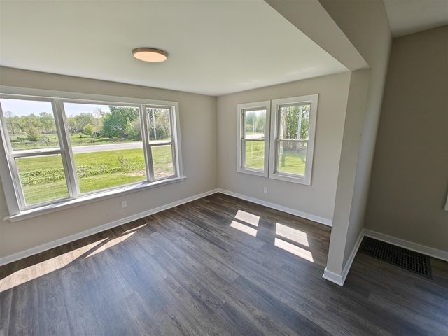 31532 M 62, Dowagiac, MI 49047