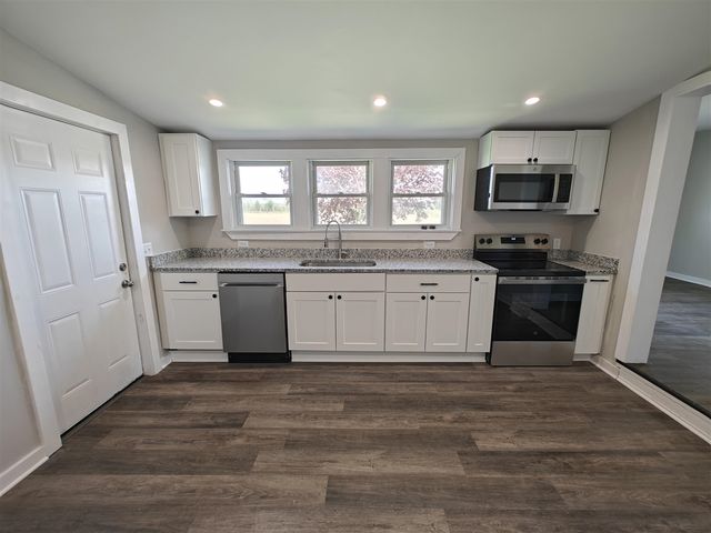 31532 M 62, Dowagiac, MI 49047