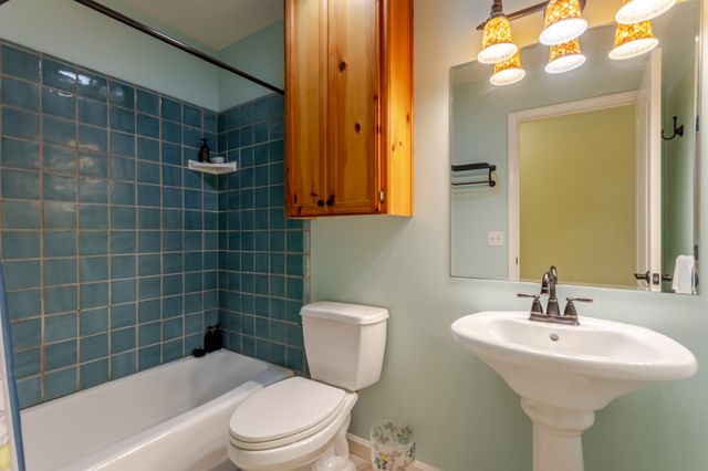 155 Eagle Creek Court, Atascadero, CA 93422