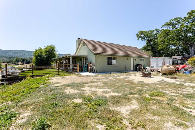 155 Eagle Creek Court, Atascadero, CA 93422