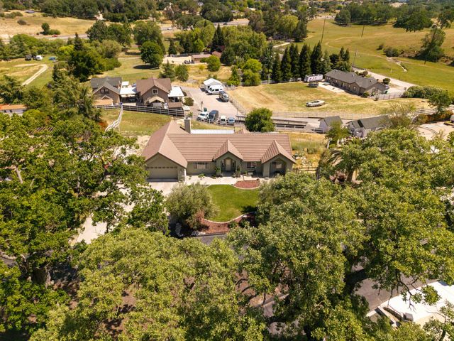 155 Eagle Creek Court, Atascadero, CA 93422