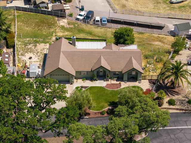 155 Eagle Creek Court, Atascadero, CA 93422