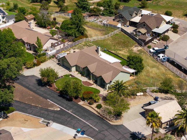 155 Eagle Creek Court, Atascadero, CA 93422