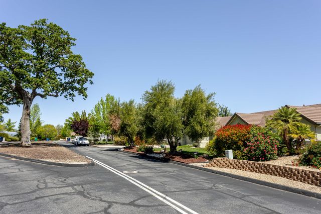 155 Eagle Creek Court, Atascadero, CA 93422