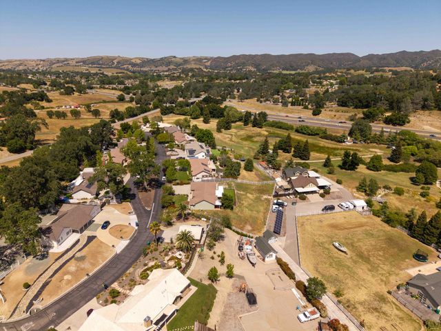 155 Eagle Creek Court, Atascadero, CA 93422