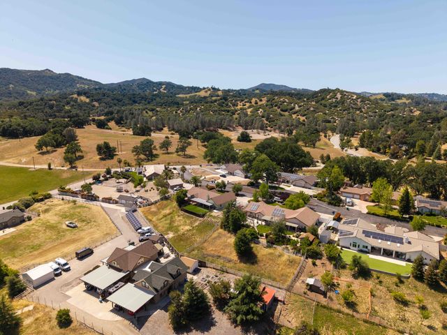 155 Eagle Creek Court, Atascadero, CA 93422