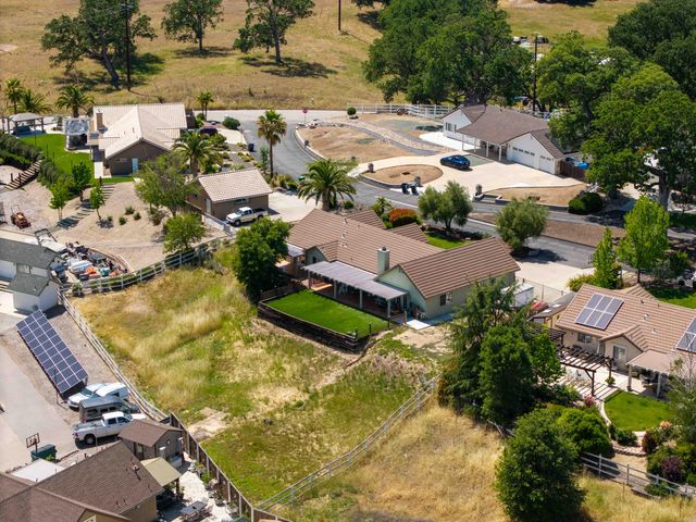 155 Eagle Creek Court, Atascadero, CA 93422