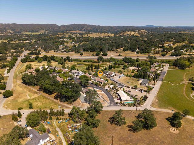 155 Eagle Creek Court, Atascadero, CA 93422
