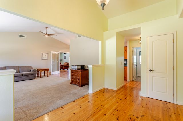 155 Eagle Creek Court, Atascadero, CA 93422