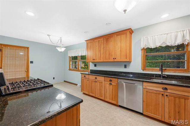 10942 Ridgecrest Drive, St Ann, MO 63074