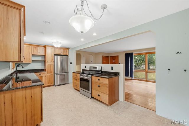 10942 Ridgecrest Drive, St Ann, MO 63074