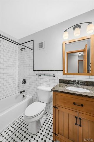 10942 Ridgecrest Drive, St Ann, MO 63074