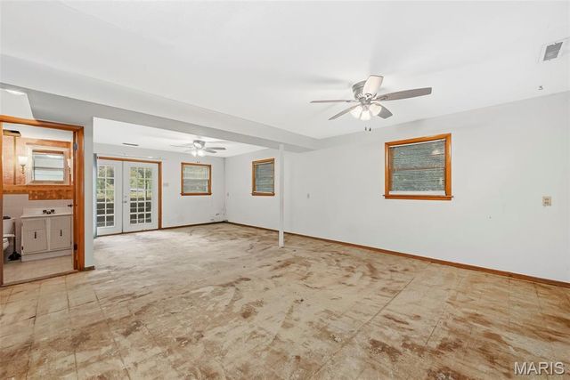 10942 Ridgecrest Drive, St Ann, MO 63074