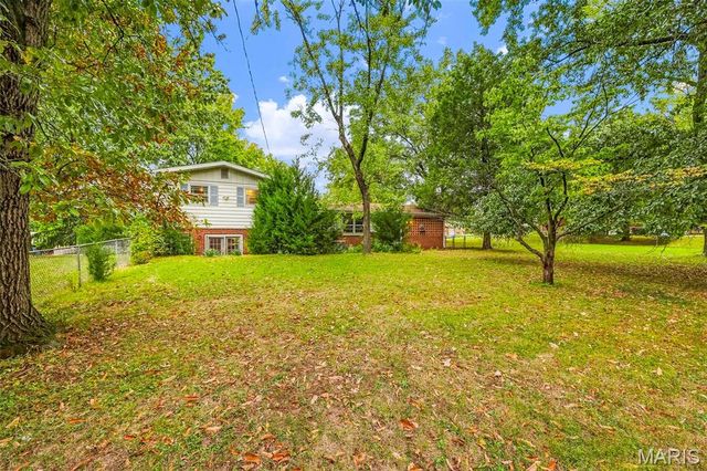 10942 Ridgecrest Drive, St Ann, MO 63074