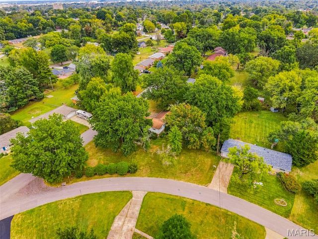 10942 Ridgecrest Drive, St Ann, MO 63074