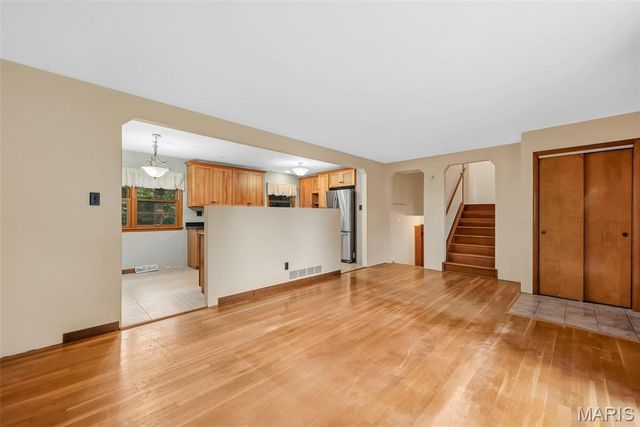 10942 Ridgecrest Drive, St Ann, MO 63074