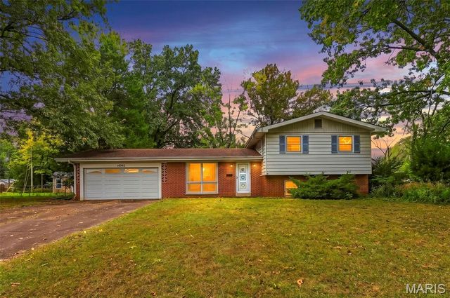 10942 Ridgecrest Drive, St Ann, MO 63074