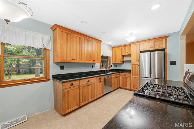 10942 Ridgecrest Drive, St Ann, MO 63074