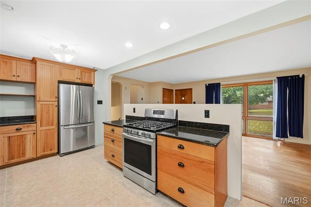 10942 Ridgecrest Drive, St Ann, MO 63074