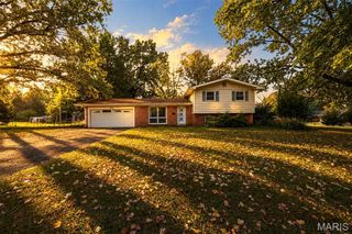 10942 Ridgecrest Drive, St Ann, MO 63074