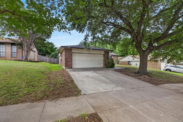 6506 Blackberry Drive, Arlington, TX 76016