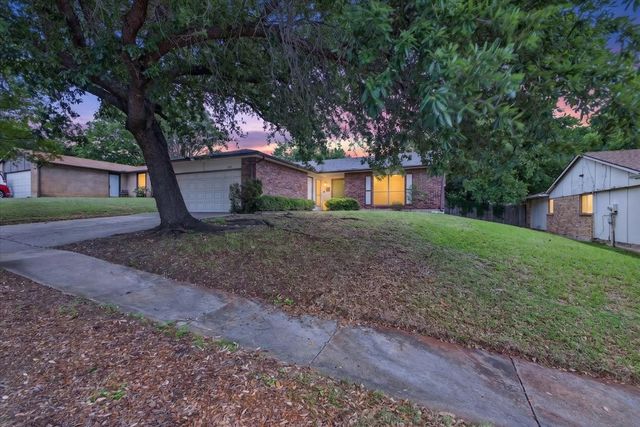 6506 Blackberry Drive, Arlington, TX 76016