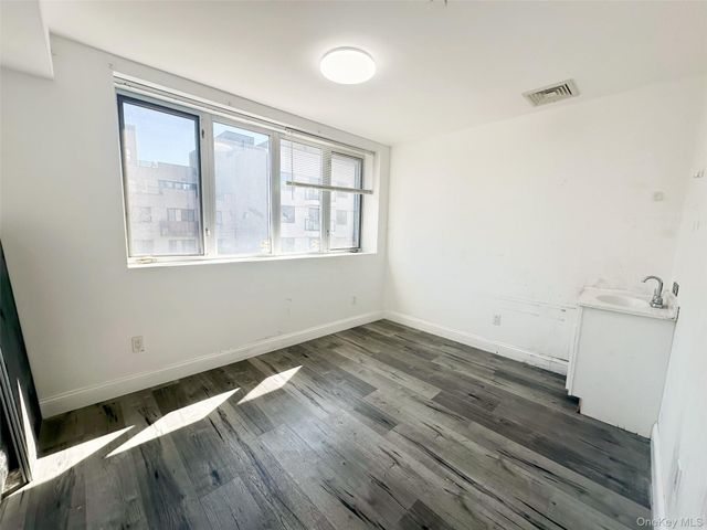 135-20 41ST Avenue 5th FL, Flushing, NY 11354