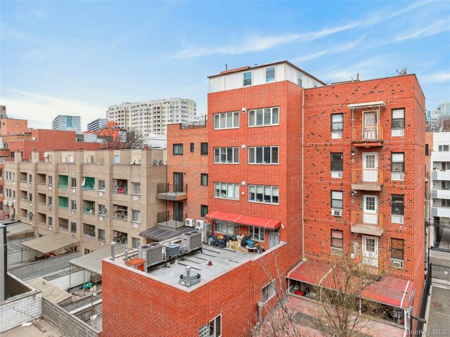 135-20 41ST Avenue 5th FL, Flushing, NY 11354