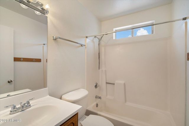 227 W TARO Lane, Phoenix, AZ 85027