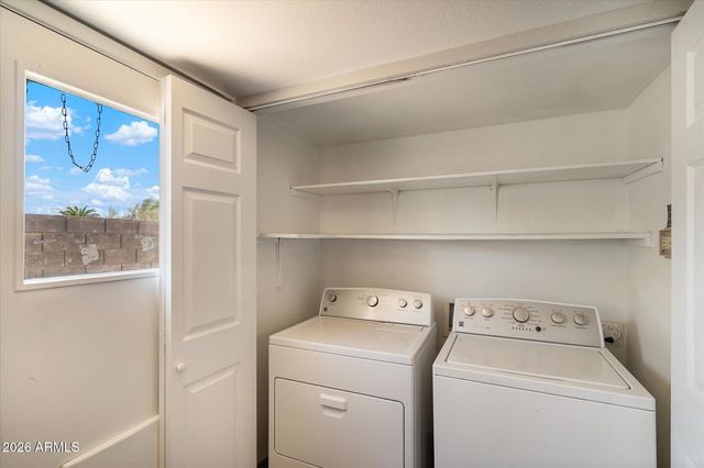 227 W TARO Lane, Phoenix, AZ 85027