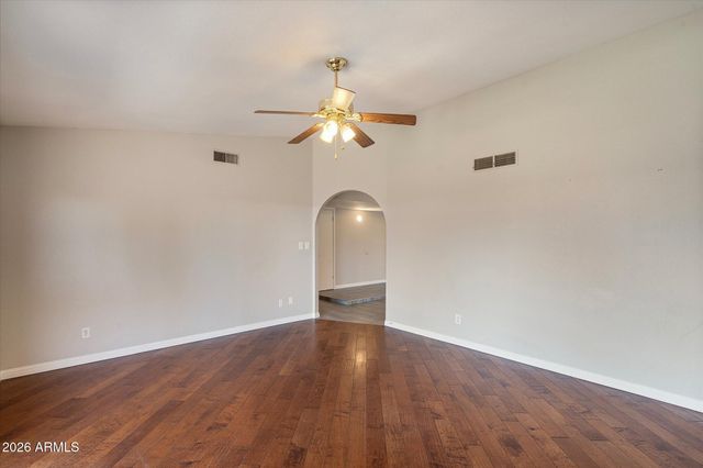 227 W TARO Lane, Phoenix, AZ 85027