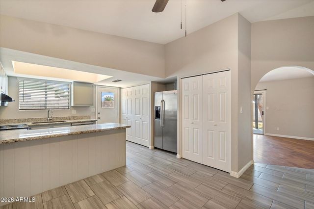 227 W TARO Lane, Phoenix, AZ 85027