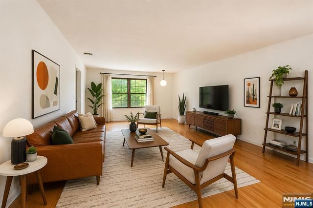 203 Mountain Avenue, Hawthorne, NJ 07506